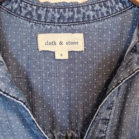 Anthropologie Cloth & Stone Polka Dot Roll Tab Chambray Popover Top Womens Small - Picture 4 of 10